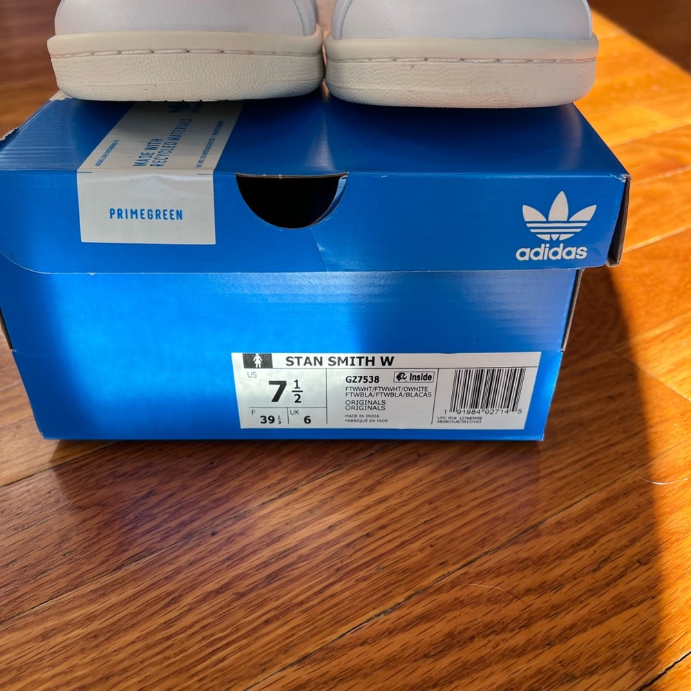 NWT Women’s adidas Stan Smith Sneakers - Picture 2 of 5